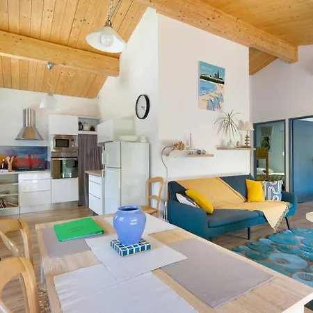 Maison En Bois A La Campagne Corme-Royal