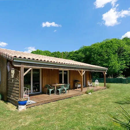 Maison En Bois A La Campagne * Corme-Royal